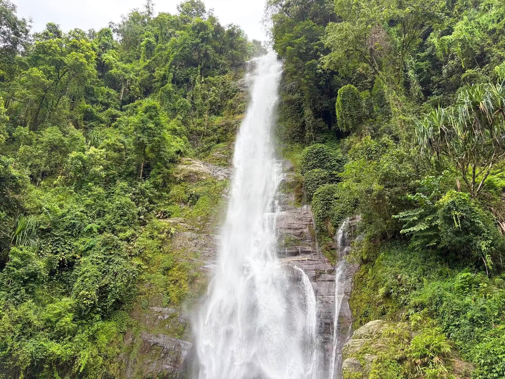 Lauke Jharana (Chhahare Jharana)